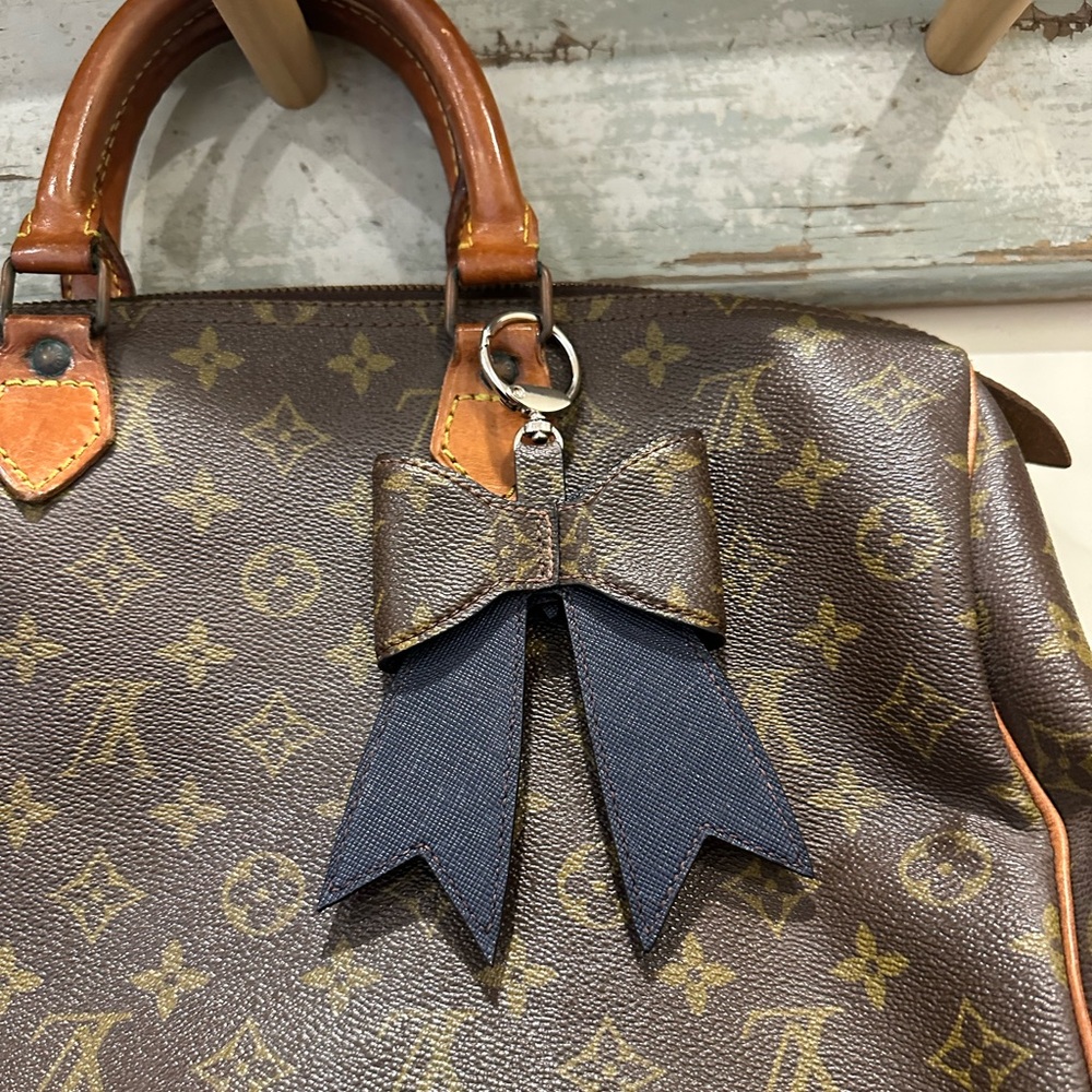 New design Leather Bow Bag Charm or Key Chain Accessory - Picture 8 of 14